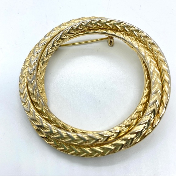 Large Goldtone Triple Textured Circle Brooch - Picture 6 of 6